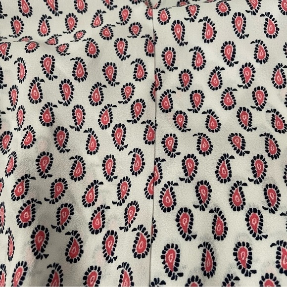 Pleione MEDIUM White Paisley Print Cuffed Cap Sleeve Boxy Top V-Neck pink - Picture 8 of 8